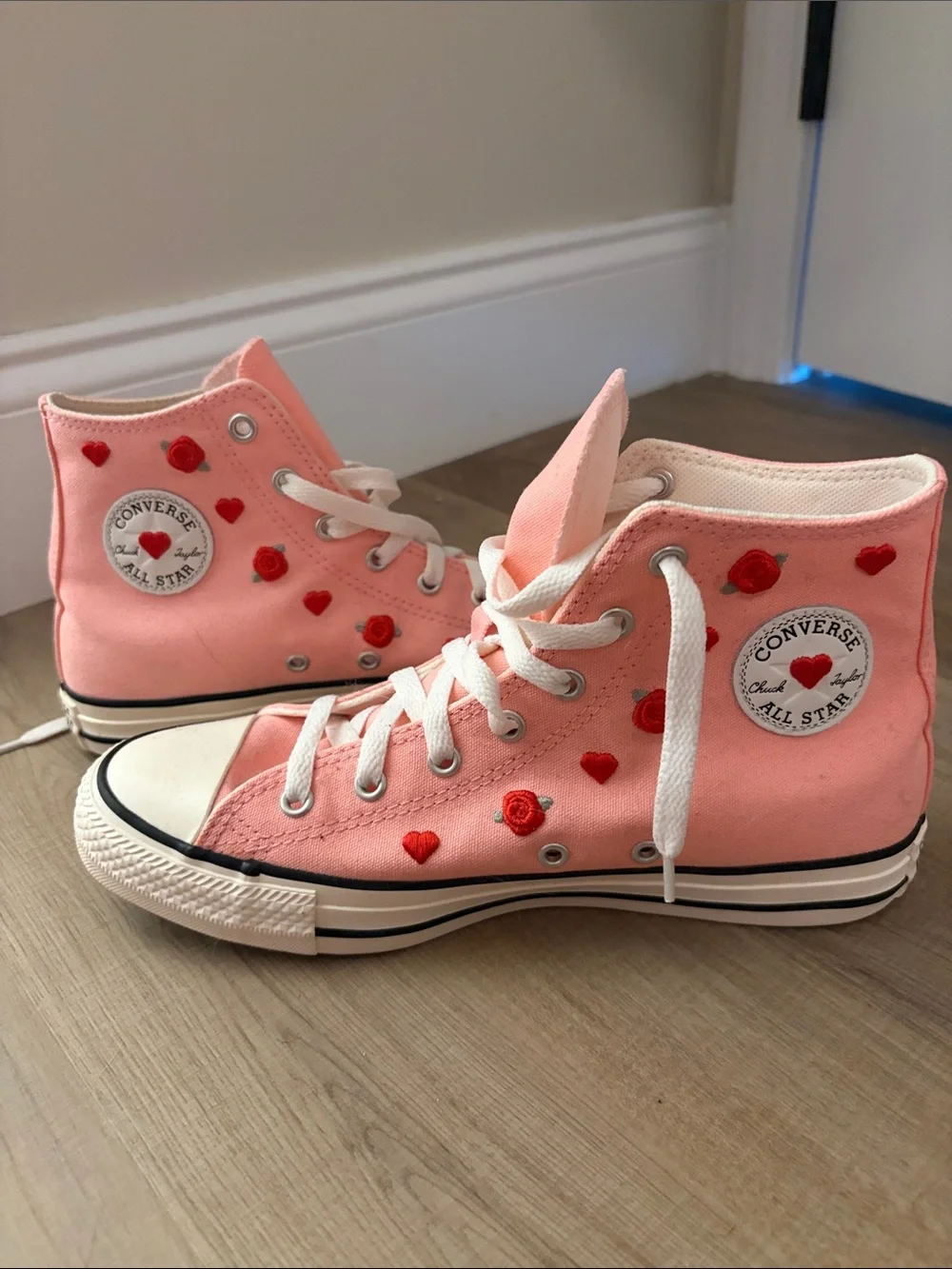 Converse Size 6 Pink High-Top Sneakers with Red Heart & Rose Details